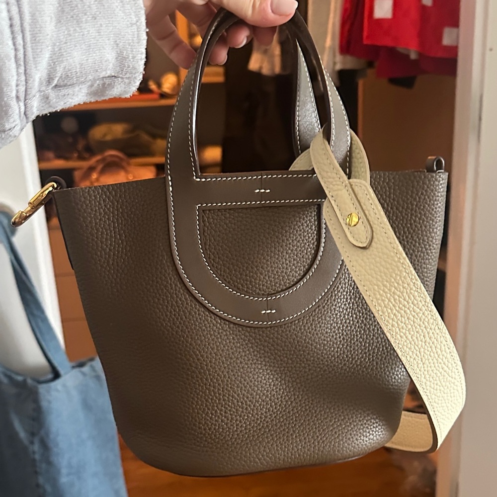 Elegant Brown loop bag